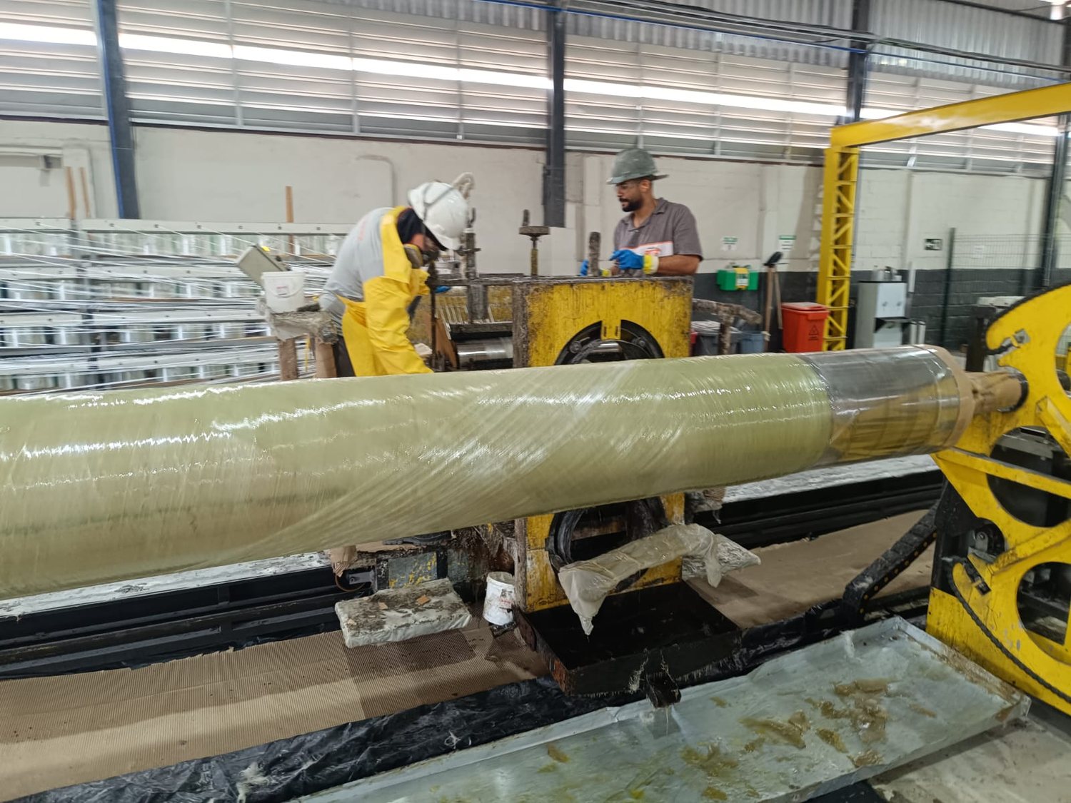 Fabricação de poste em PRFV.